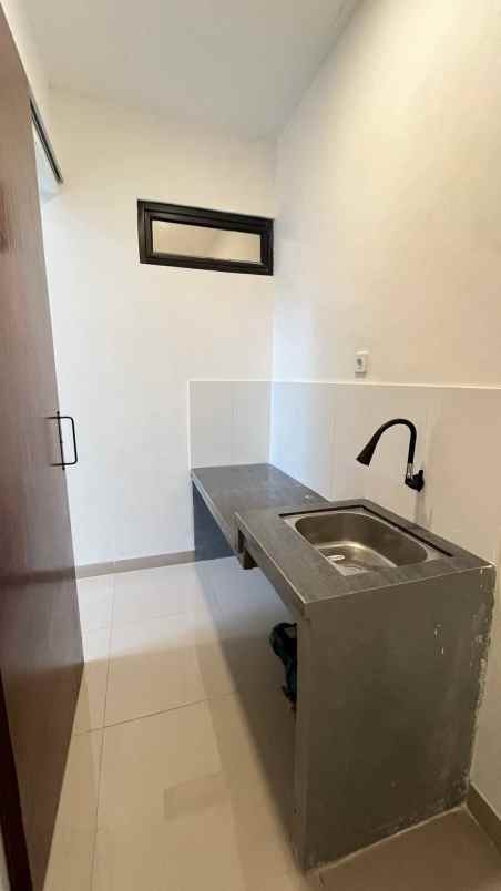 dijual rumah dekat pondok cabe golf
