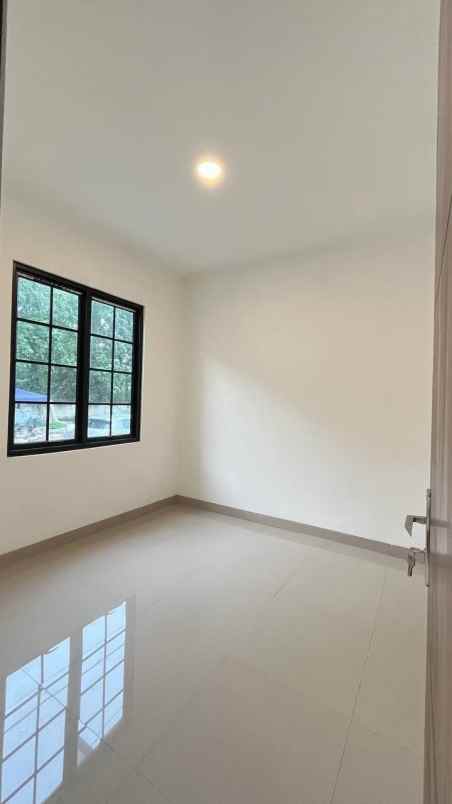 dijual rumah dekat pondok cabe golf