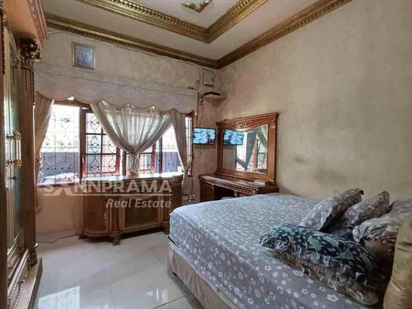 dijual rumah depok