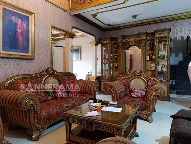 dijual rumah depok