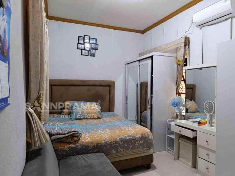 dijual rumah depok