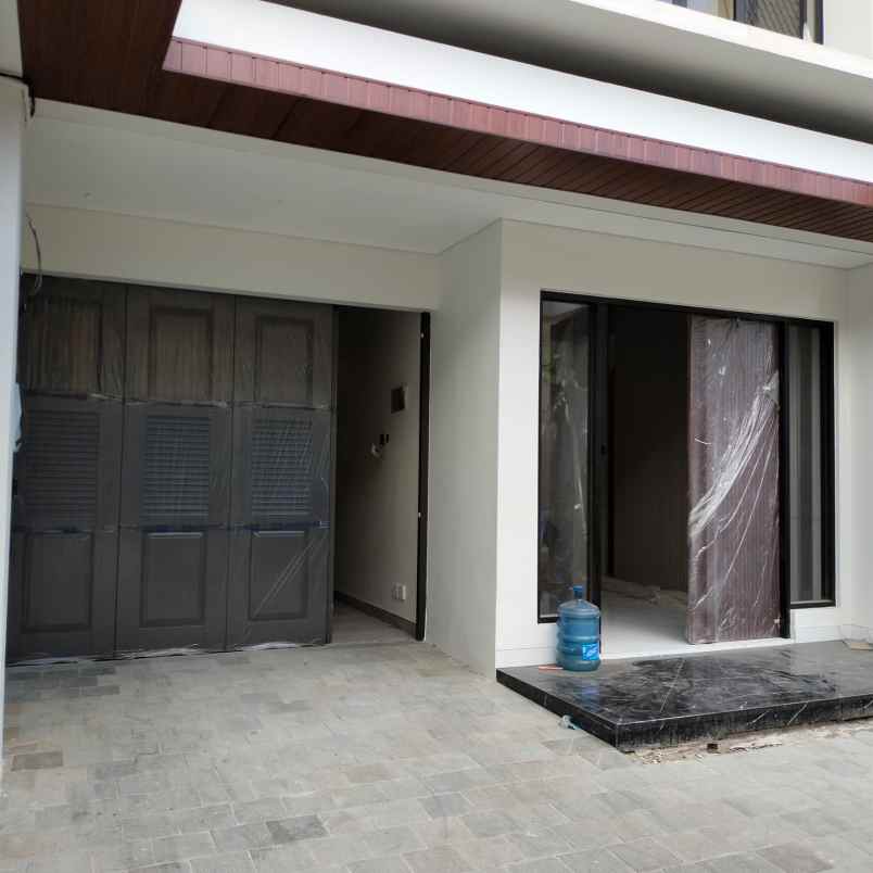 dijual rumah dharmahusada mas