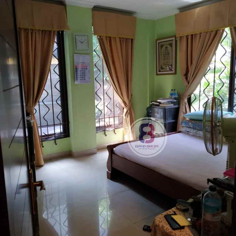 dijual rumah di area favorit cikini bintaro jaya