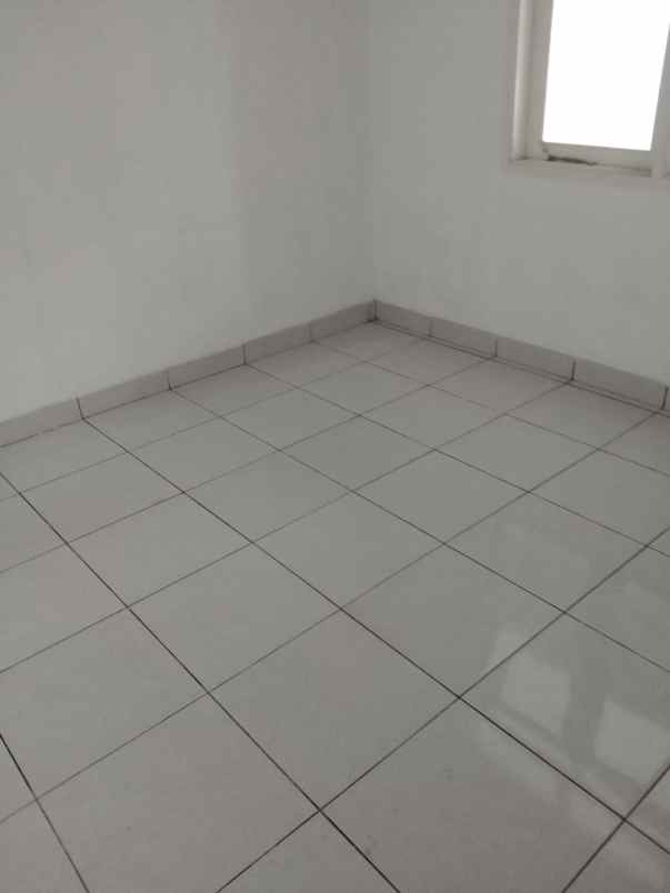 dijual rumah di daerah boulevard hijau