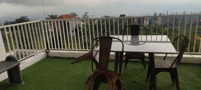 dijual rumah di dalam area hotel amarta