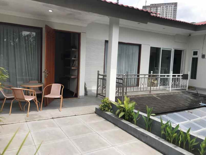 dijual rumah di dekat pejaten village jakarta selatan