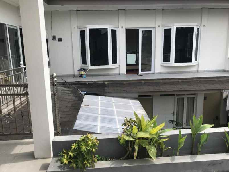 dijual rumah di dekat pejaten village jakarta selatan