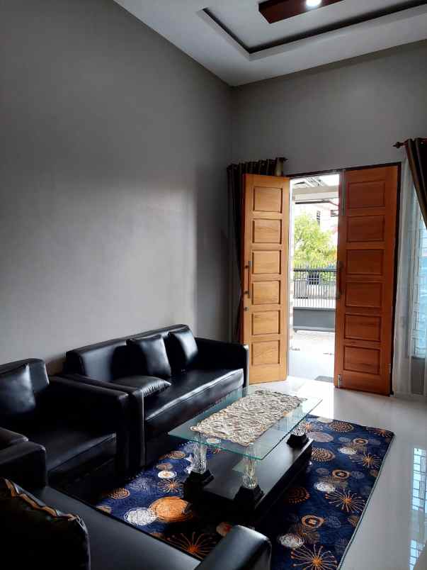 dijual rumah di jl hanggar pekanbaru ready stok