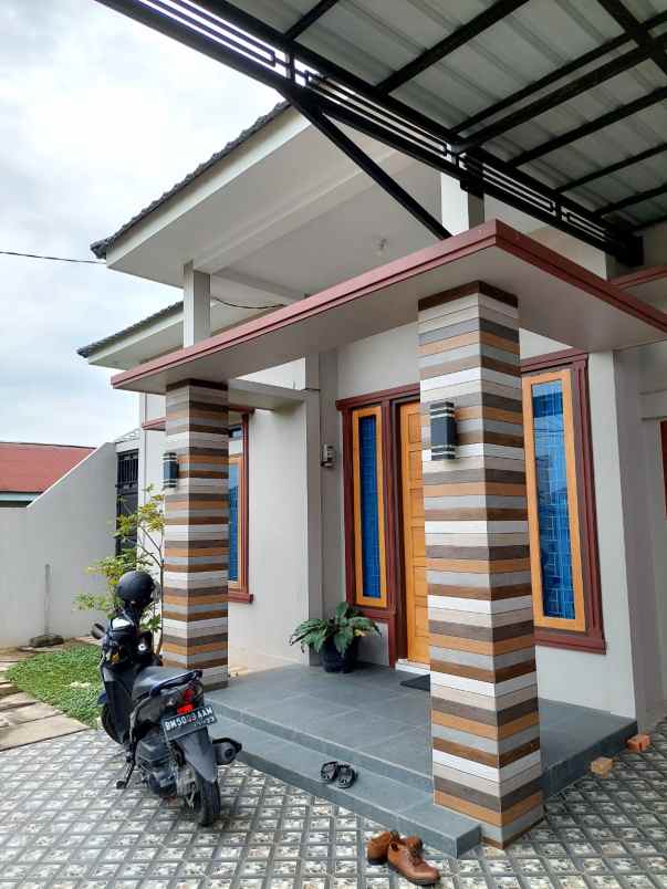 dijual rumah di jl hanggar pekanbaru ready stok