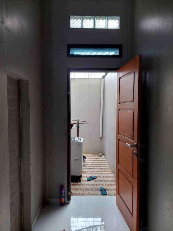 dijual rumah di jl hanggar pekanbaru ready stok