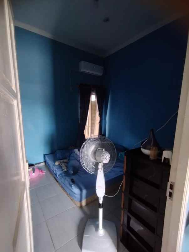 dijual rumah di jl karet komp queen dan residence