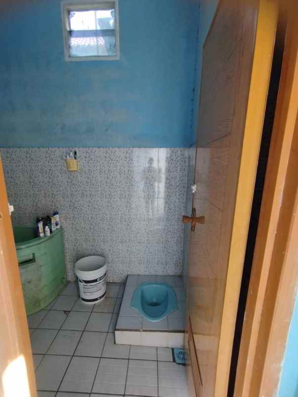 dijual rumah di jl karet komp queen dan residence