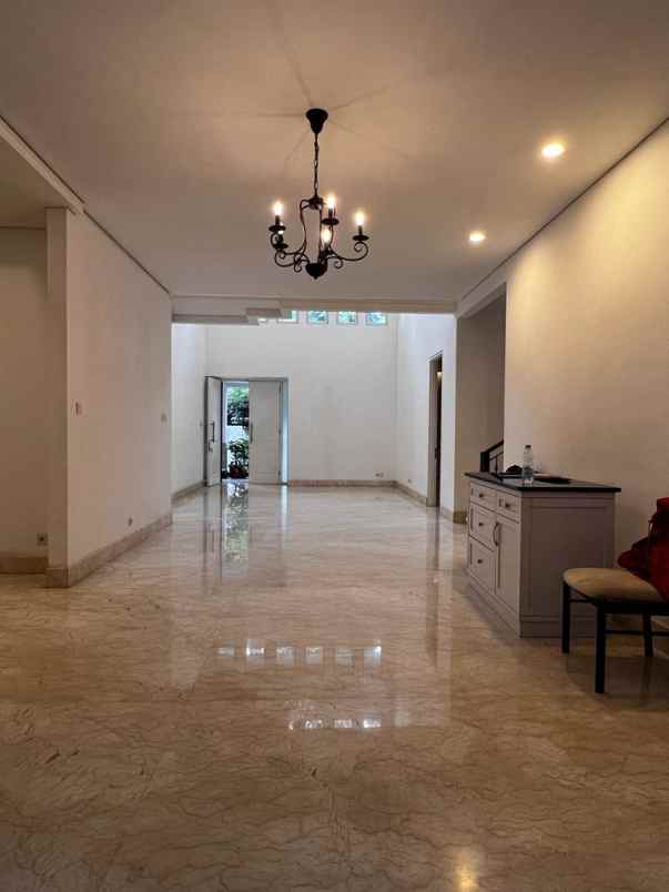 dijual rumah di jl solo menteng jakarta pusat