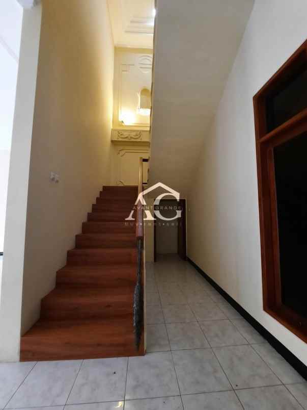 dijual rumah di menteng