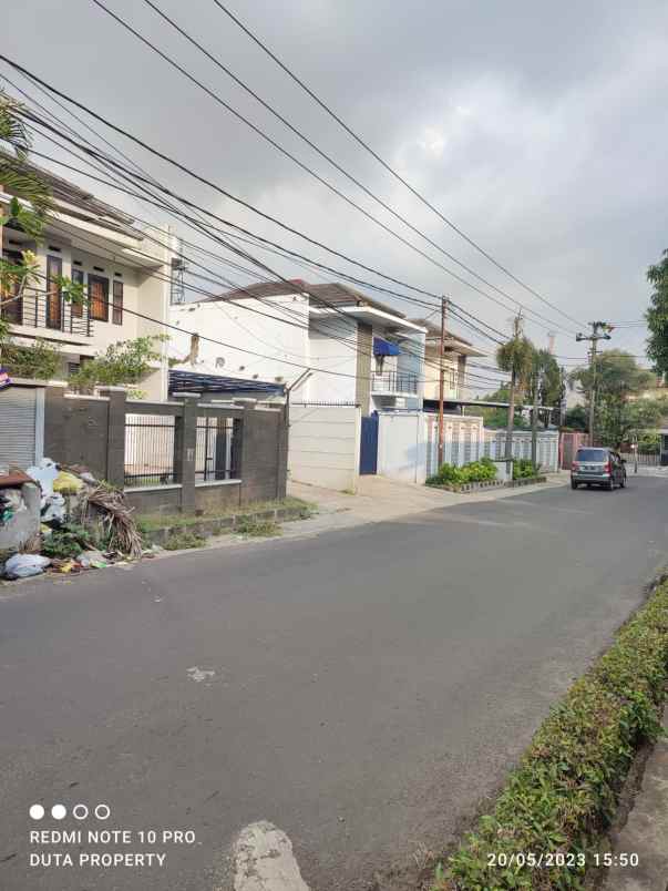 dijual rumah di pasteur dekat hotel