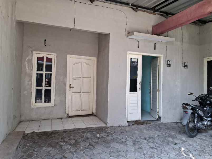 dijual rumah di perum puri bunga nirwana jember