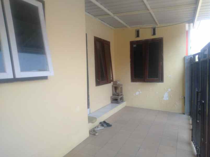 dijual rumah di perumahan dau inside