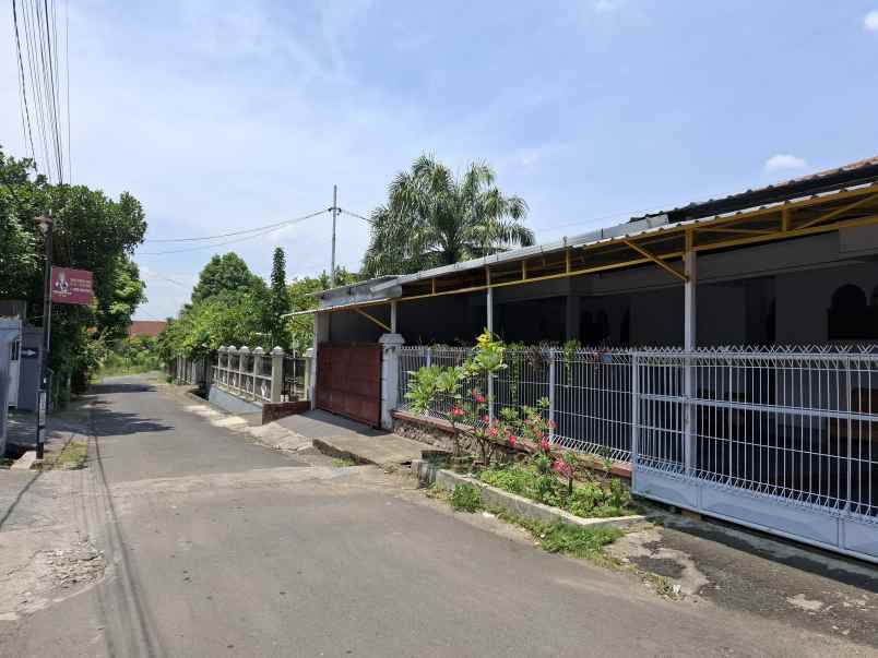 dijual rumah di slawu jember jl cendrawasih