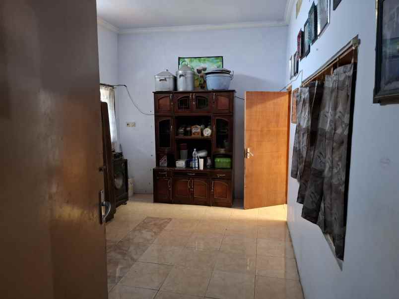 dijual rumah di slawu jember jl cendrawasih