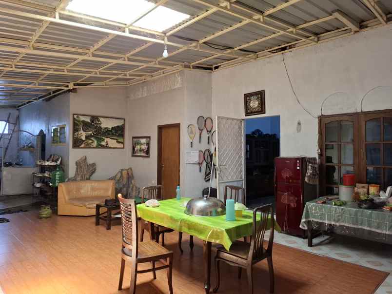 dijual rumah di slawu jember jl cendrawasih