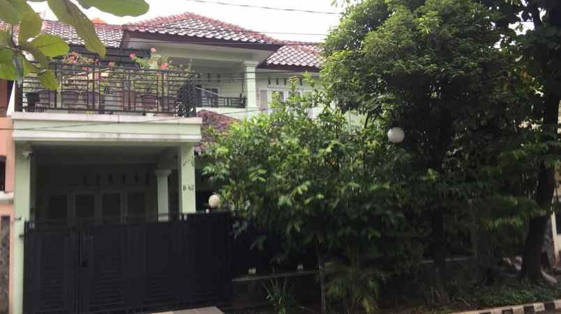 dijual rumah di taman laguna cibubur bekasi