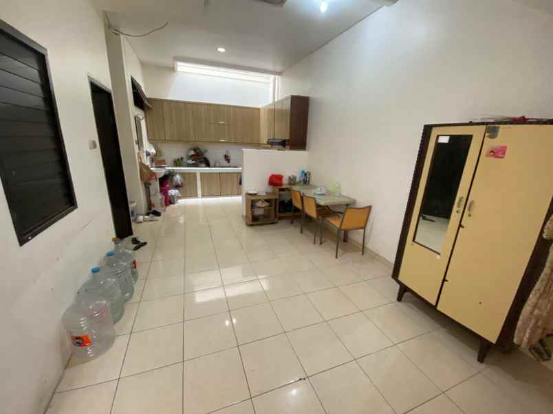 dijual rumah di taman ratu