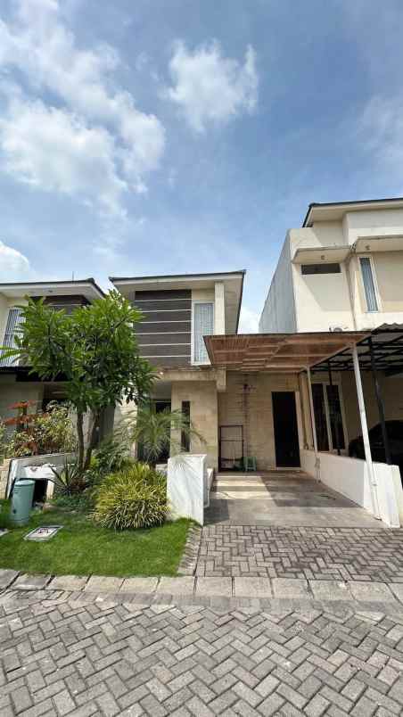 dijual rumah dian istana moca vrbana