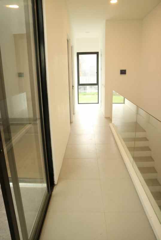 dijual rumah dian istana wiyung