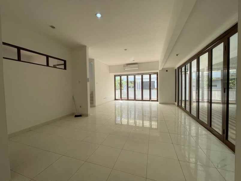 dijual rumah discovery conserva bintaro