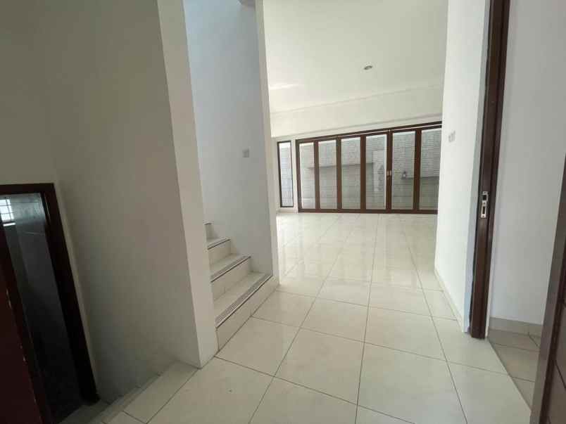 dijual rumah discovery conserva bintaro