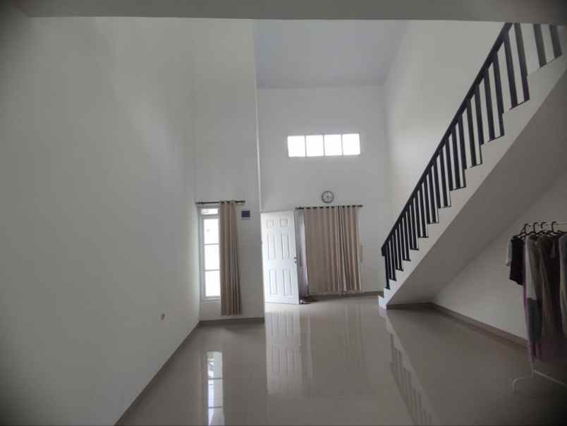 dijual rumah dkesugengan lor