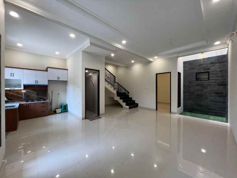dijual rumah duren sawit