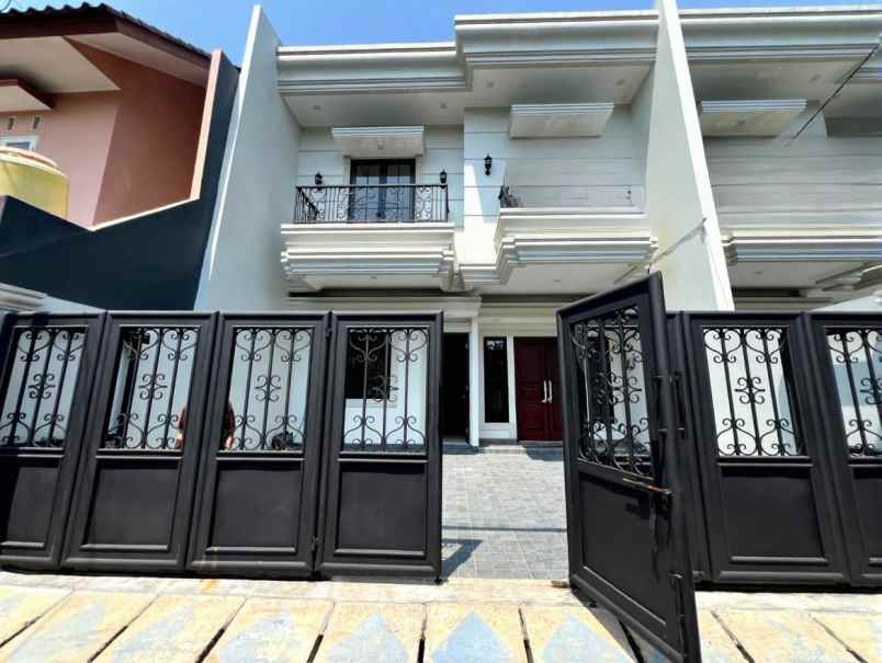 dijual rumah duren sawit