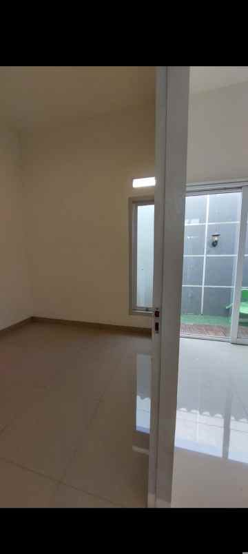 dijual rumah duren seribu bojong sari depok