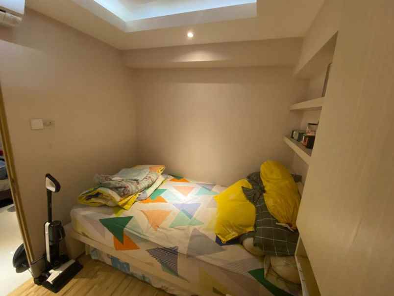 dijual rumah educity harvard