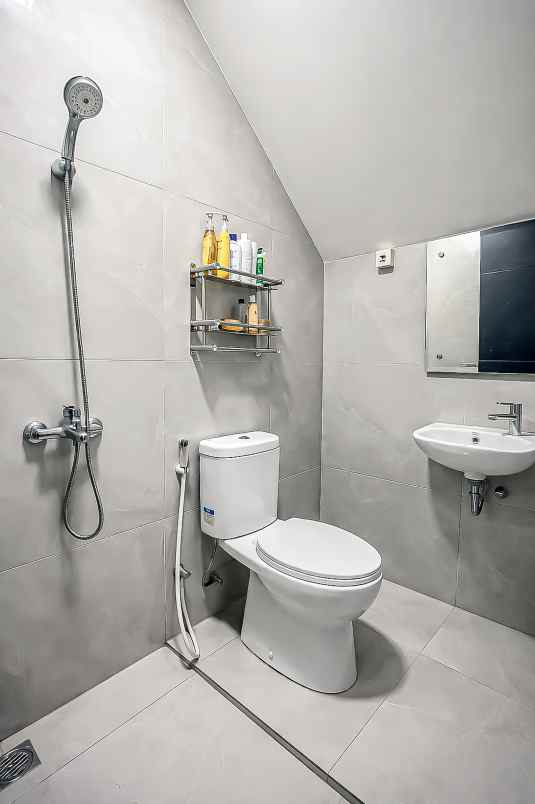 dijual rumah full furnish di citragran cbd cibubur