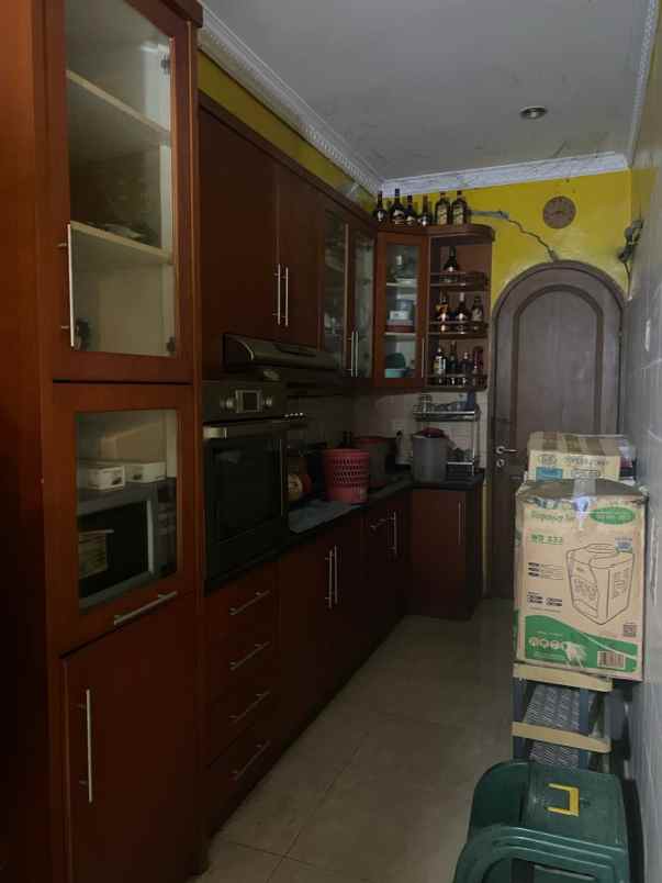 dijual rumah gading griya lestari