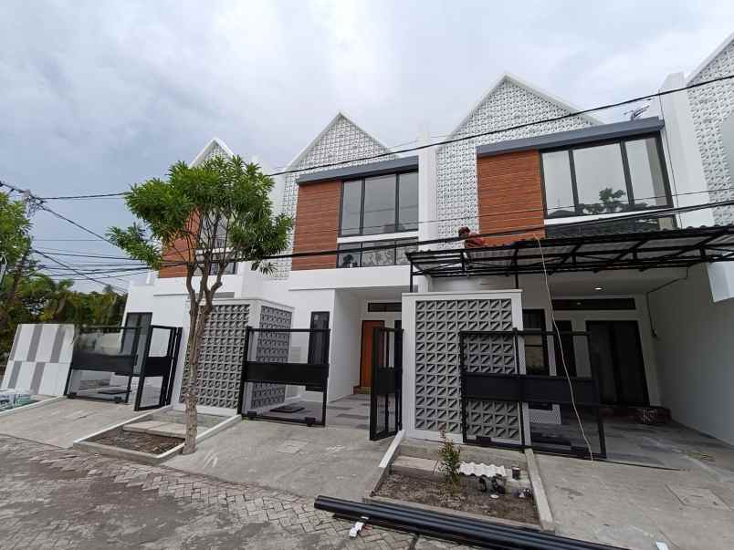 dijual rumah gading pantai