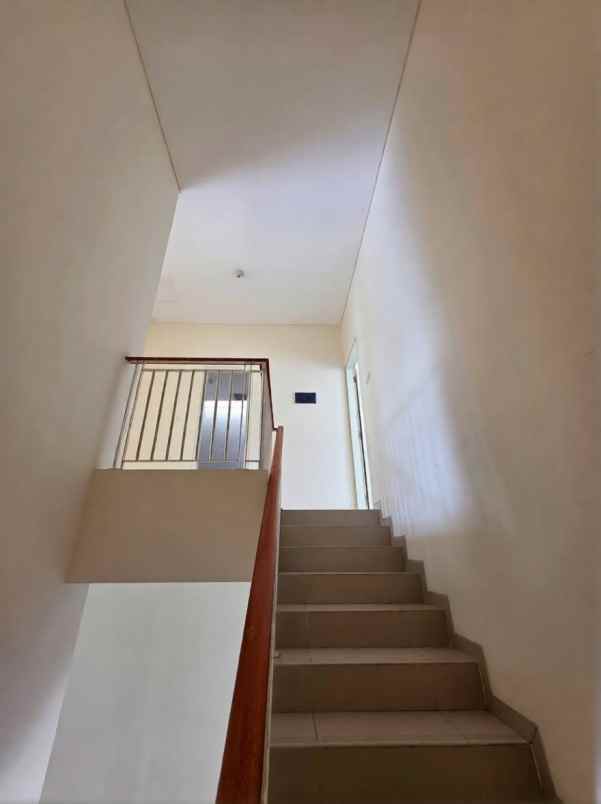 dijual rumah galaxy bumi permai araya