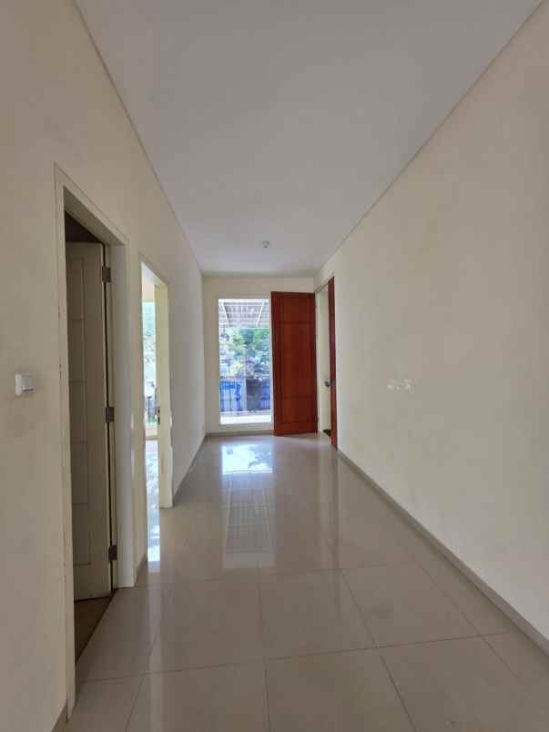 dijual rumah galaxy bumi permai araya