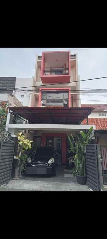 dijual rumah gandaria utara