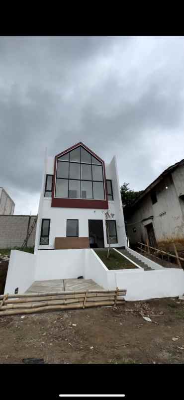 dijual rumah gauri akratama