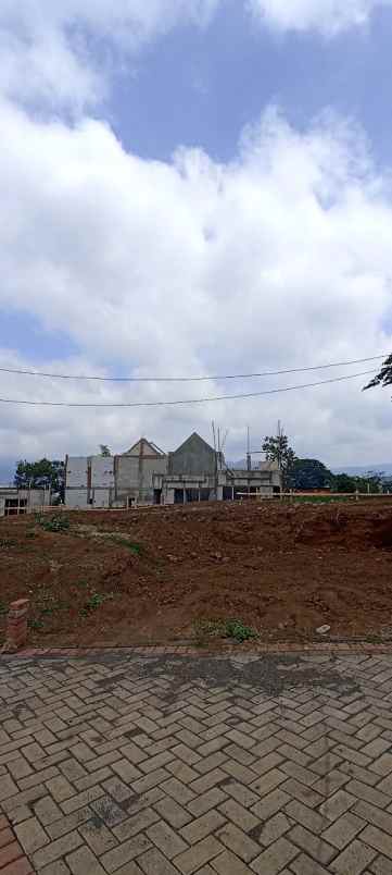 dijual rumah gauri akratama