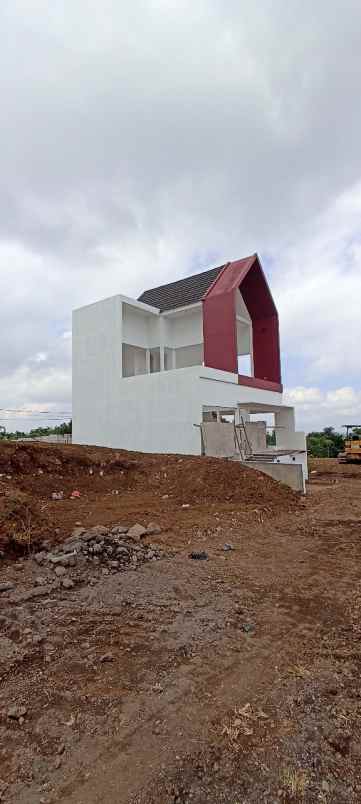 dijual rumah gauri akratama