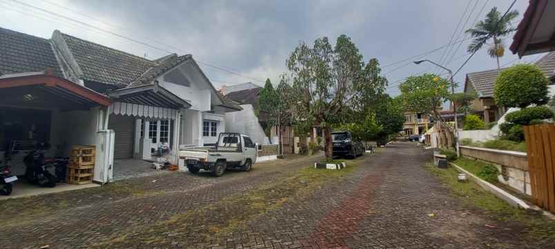 dijual rumah gg timor timur jl