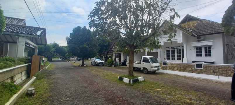 dijual rumah gg timor timur jl