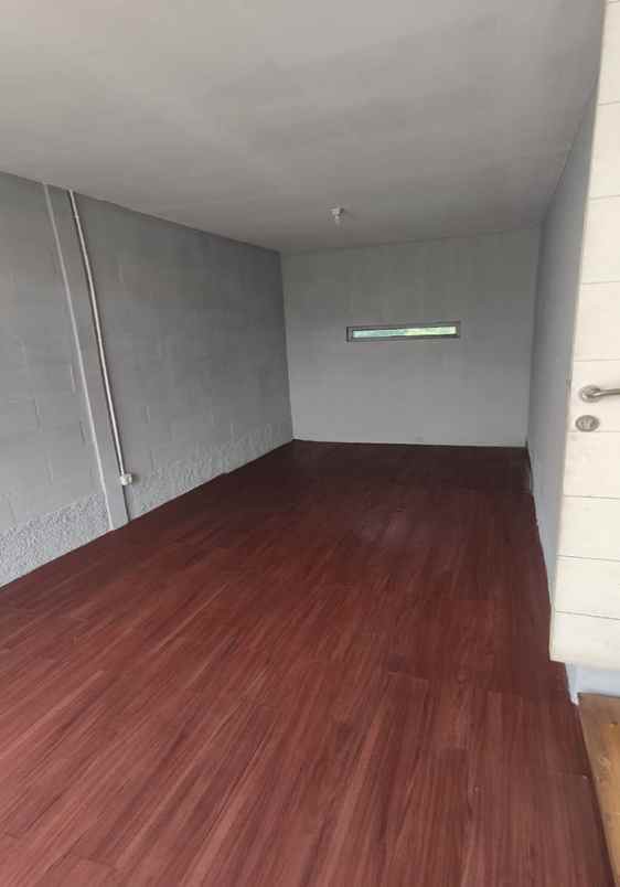 dijual rumah golf raya