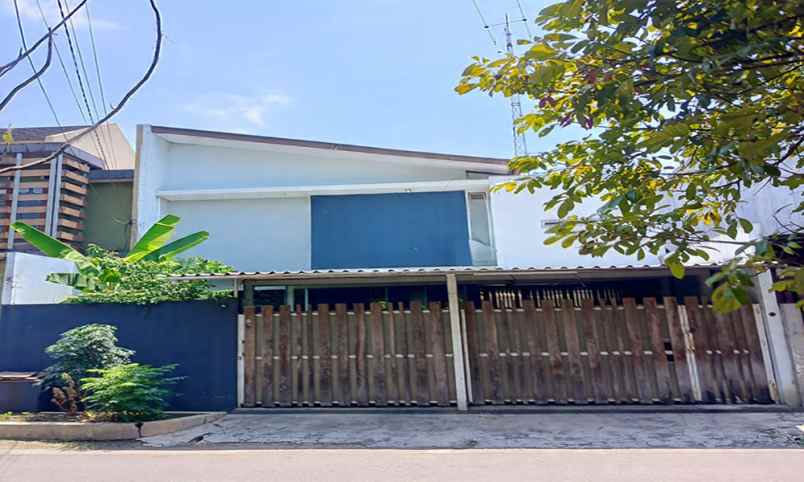 dijual rumah golf raya