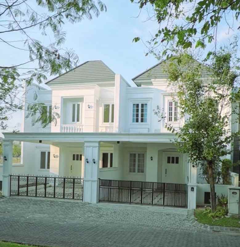 dijual rumah graha family