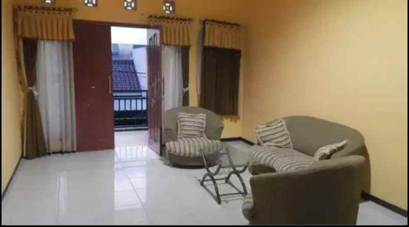 dijual rumah graha kebraon